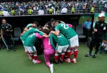 La apuesta juvenil de Javier Aguirre hace sonreír a México en el Mundial
