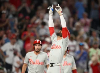 Derek Hill pega jonrón emergente de 2 carreras en la 9na y Filis vencen 5-4 a Nacionales
