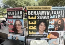 Ocho manifestantes reciben décadas de cárcel por tiroteo en centro migratorio de Texas