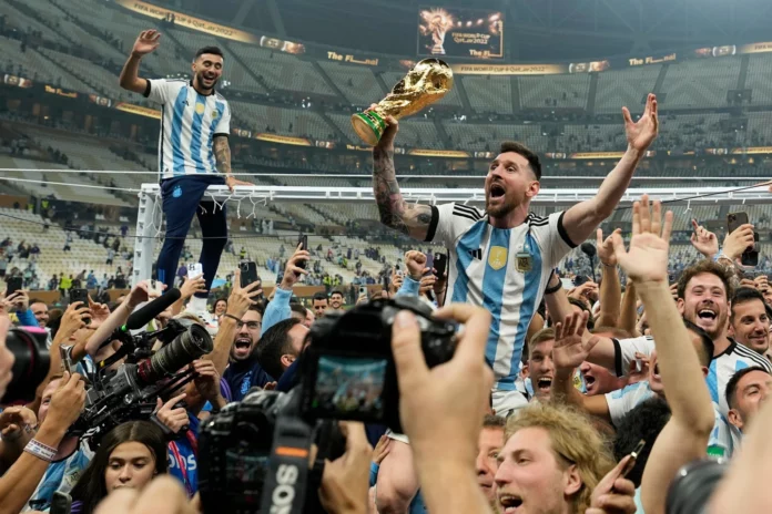 Del novato de pelo largo en 2006 a la gloria en Qatar. Un repaso de Messi antes de su 6to Mundial