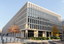 Trump traslada facultades del Departamento de Educación a otras entidades