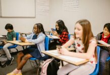 La Cámara de Representantes de Pensilvania aprueba un proyecto de ley para restringir el uso de teléfonos celulares en las escuelas
