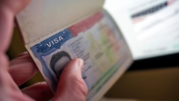 Gobierno de EEUU ofrecerá entrevistas expeditas para visa por $750 en algunas embajadas