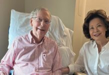 McConnell revela que una caída lo dejó inconsciente y lo mantiene fuera del Senado