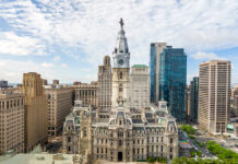 La fachada de City Hall de Filadelfia se iluminará con una película comunitaria por el 250.º aniversario de Estados Unidos