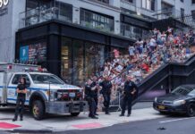 Tirador dispara hacia fiesta del 4 de julio en Nueva York y hiere a 8, entre ellos 4 niños tirador