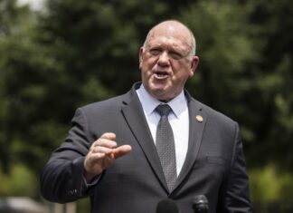 ICE «revisa» sus protocolos de reclutamiento tras muertes de migrantes en EE. UU. ICE
