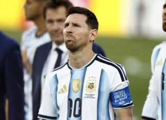 Lionel Messi regresa a Argentina en un avión privado, sin contacto con aficionados