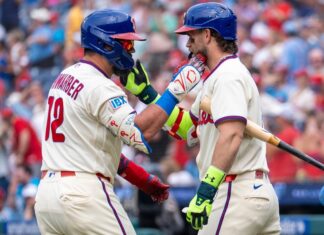 Schwarber, Turner y Luzardo guían a los Filis a vencer 6-1 a los Mets Filis