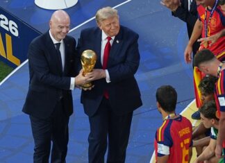 Para el presidente de La Liga, Infantino debería dimitir por ‘destruir la industria del fútbol’ Infantino