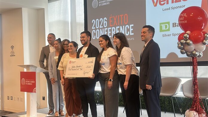 Colombiano de Filadelfia gana la competencia Éxito Pitch de la GPHCC 2