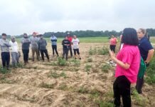 Trabajadores del campo reciben orientación sobre sus derechos laborales como inmigrantes en EE. UU.
