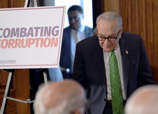 Demócratas proponen crear una oficina anticorrupción para frenar abusos de Trump