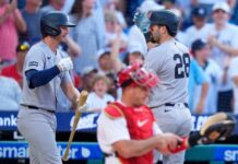 Wells y Domínguez conectan jonrón y Yankees vencen 3-1 a Filis Filis