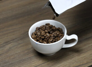¿Cuánto café es saludable tomar al día?