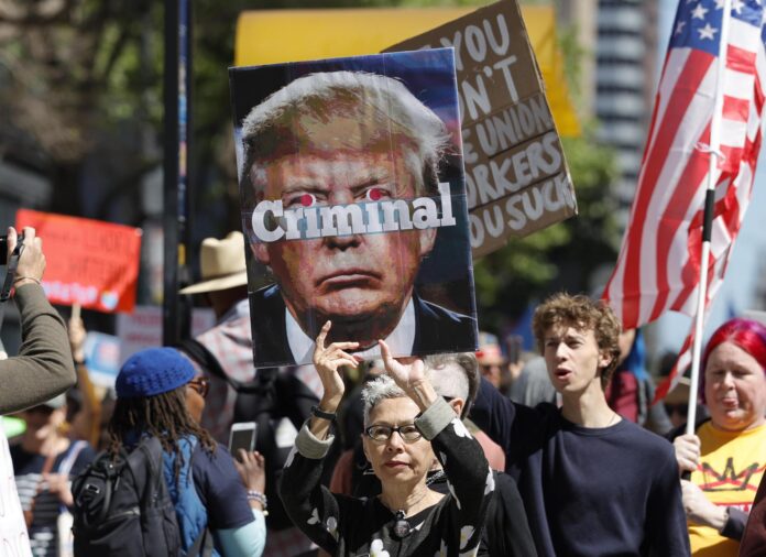'No Kings' marches protesting Trump gov't, Iran war, ICE raids, sweep US?