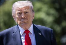 Trump planea que los agentes de inmigración lleven guantes que den descargas eléctricas