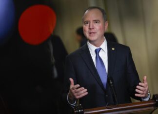 Un operativo de ICE en un bufete de inmigración de California desata críticas de senador