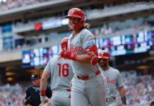 De La Cruz conecta sencillo de ventaja y Filis remontan 5 carreras y vencen 7-5 a Minnesota De La Cruz