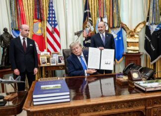 Trump endurece la política migratoria mientras cae la naturalización en EE. UU.
