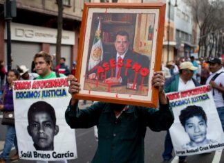 Fiscalía de México detiene a exgobernador de Guerrero por la desaparición de 43 estudiantes en 2014