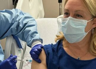 Inicia prueba a vacunas para frenar cáncer de colon antes de que se arraigue