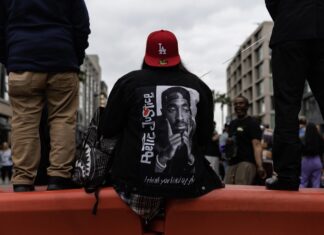 Tupac Shakur, el mito del hip hop que sobrevivió a su muerte y a un crimen sin respuestas Tupac Shakur