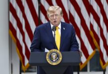 Trump planea una nueva tarifa de 100.000 dólares para trabajadores con visa H-1B en EE. UU.