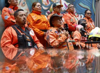 Rescatistas mexicanos «Topos Azteca» desafían la burocracia para salvar vidas en Colombia