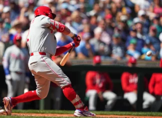 Slugger Kyle Schwarber reaches 40 home runs for 4th season with Phillies