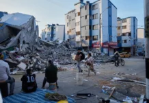 Colombia busca a desaparecidos tras un fuerte terremoto que mató a más de 100 personas
