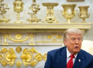 Informe: 57 funcionarios de Trump son ultrarricos, con patrimonios de $100 millones o más