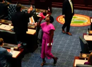 Angie Nixon, socialista democrática, ganó las primarias en Florida. ¿Podrá ganar en noviembre?