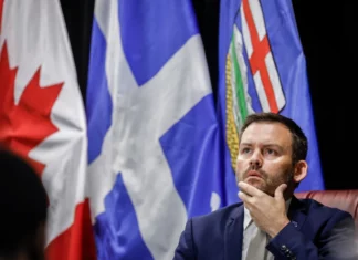 Líder separatista de Quebec dice que no habrá referendo hasta que Trump deje el cargo