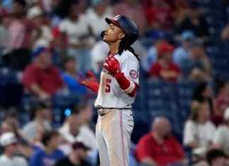 Abrams desempata con triple en la 11ma, Mikolas impulsa carrera y Nacionales ganan 10-4 a Filis