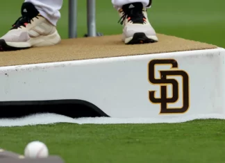 Exjugador venezolano que trabaja para los San Diego Padres es detenido por ICE