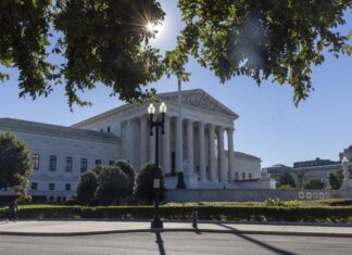 El Supremo de EE. UU. permite a Trump reactivar las deportaciones a terceros países