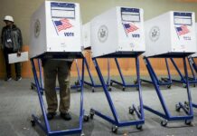 Casi la mitad de votantes en EE. UU. suspende en un sondeo a Trump de cara a las legislativas