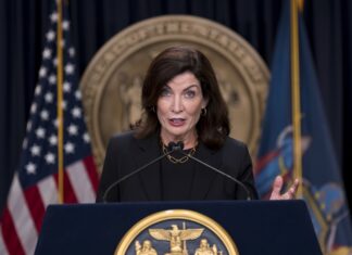 Nueva York acusa a Trump de congelar el 40 % de los fondos dedicados a evitar otro 11-S