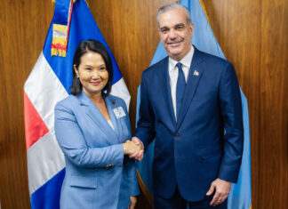 Presidente dominicano plantea elevar las relaciones con Perú tras reunirse con Fujimori
