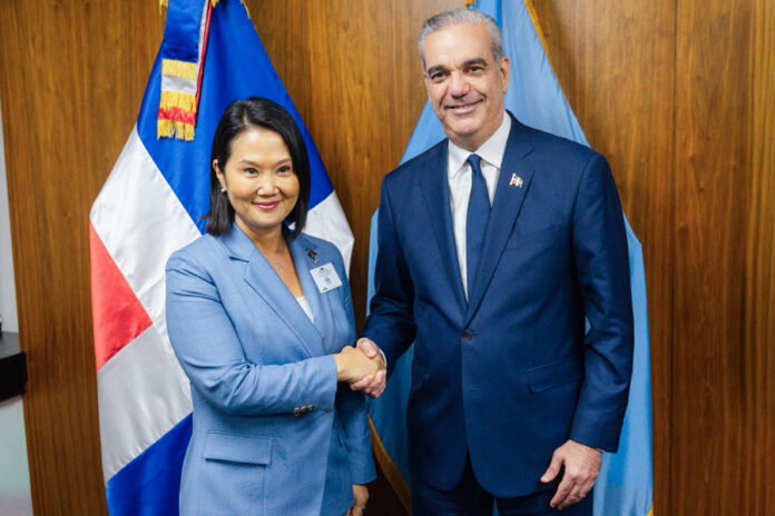 Presidente dominicano plantea elevar las relaciones con Perú tras reunirse con Fujimori