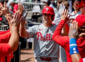 Alec Bohm conecta doble de 2 carreras para desempatar en el 8vo y Fillis vencen 9-4 a Bravos Alec Bohm