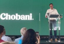 Schlossberg celebra la inversión de 1,2 mil millones de dólares de Chobani en el Valle de Lehigh