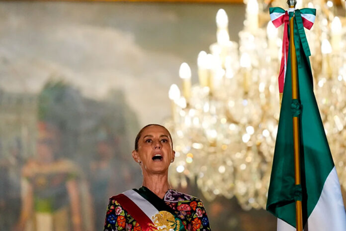Sheinbaum-defiende-la-soberanía-y-recuerda-a-migrantes-en-celebración-de-independencia-de-México