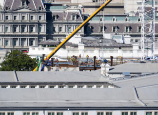 El Salón de Baile de la Casa Blanca, una obsesión de Trump que construyen manos hispanas