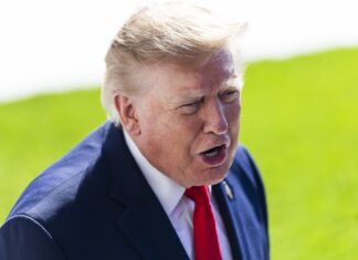 Trump sugiere que se debería «disparar» a quienes filtran información clasificada