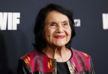Fallece a los 96 años Dolores Huerta, pionera latina del movimiento campesino en EE. UU.