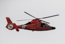 Buscan a 10 desaparecidos tras naufragio con 3 muertos y 49 rescatados en Puerto Rico naufragio