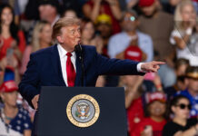 Trump se vuelca en la campaña electoral pero republicanos se desmarcan del presidente