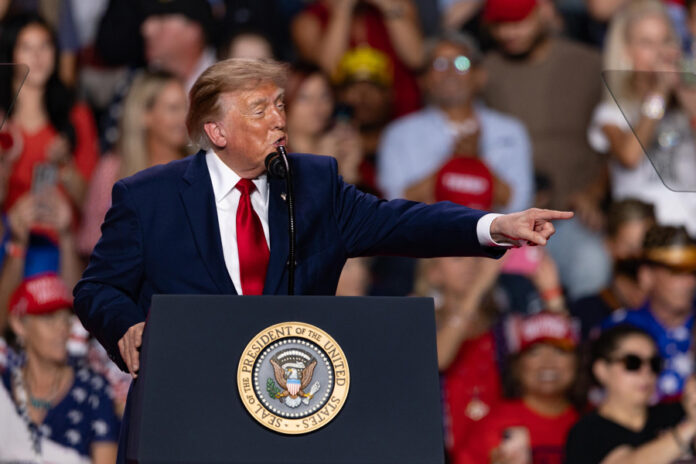 Trump se vuelca en la campaña electoral pero republicanos se desmarcan del presidente